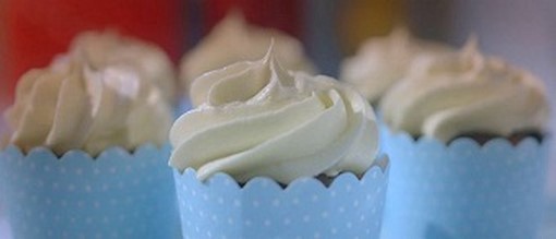 Chocolate Cupcakes with Vanilla Buttercream Frosting