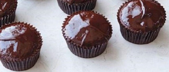 Flourless Chocolate Cupcakes