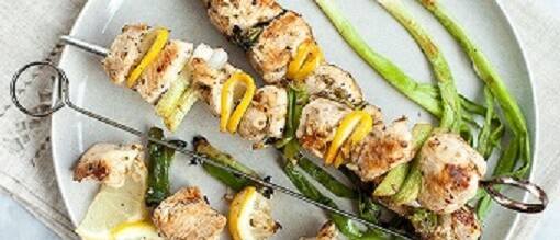 Pollo souvlaki con citrus a la parrilla