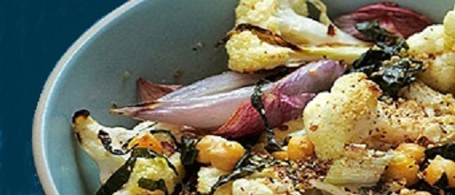 Coliflor asada con chalotas y dukkhah