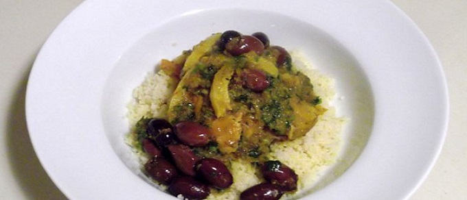 Tagine de pollo , aceite de oliva y limón (djaj mqualli)