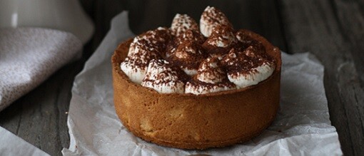 Crema, chocolate y tarta de caramelo salado