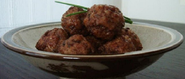 Albondigas (nikudango) con salsa antake